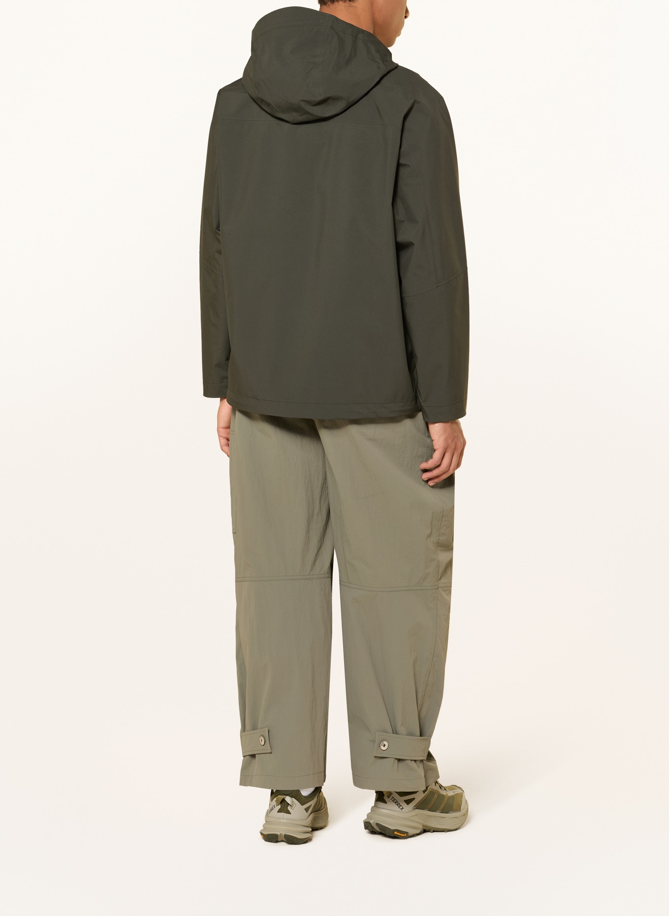 66°NORTH Regenjas ADALVIK: DONKERGROEN