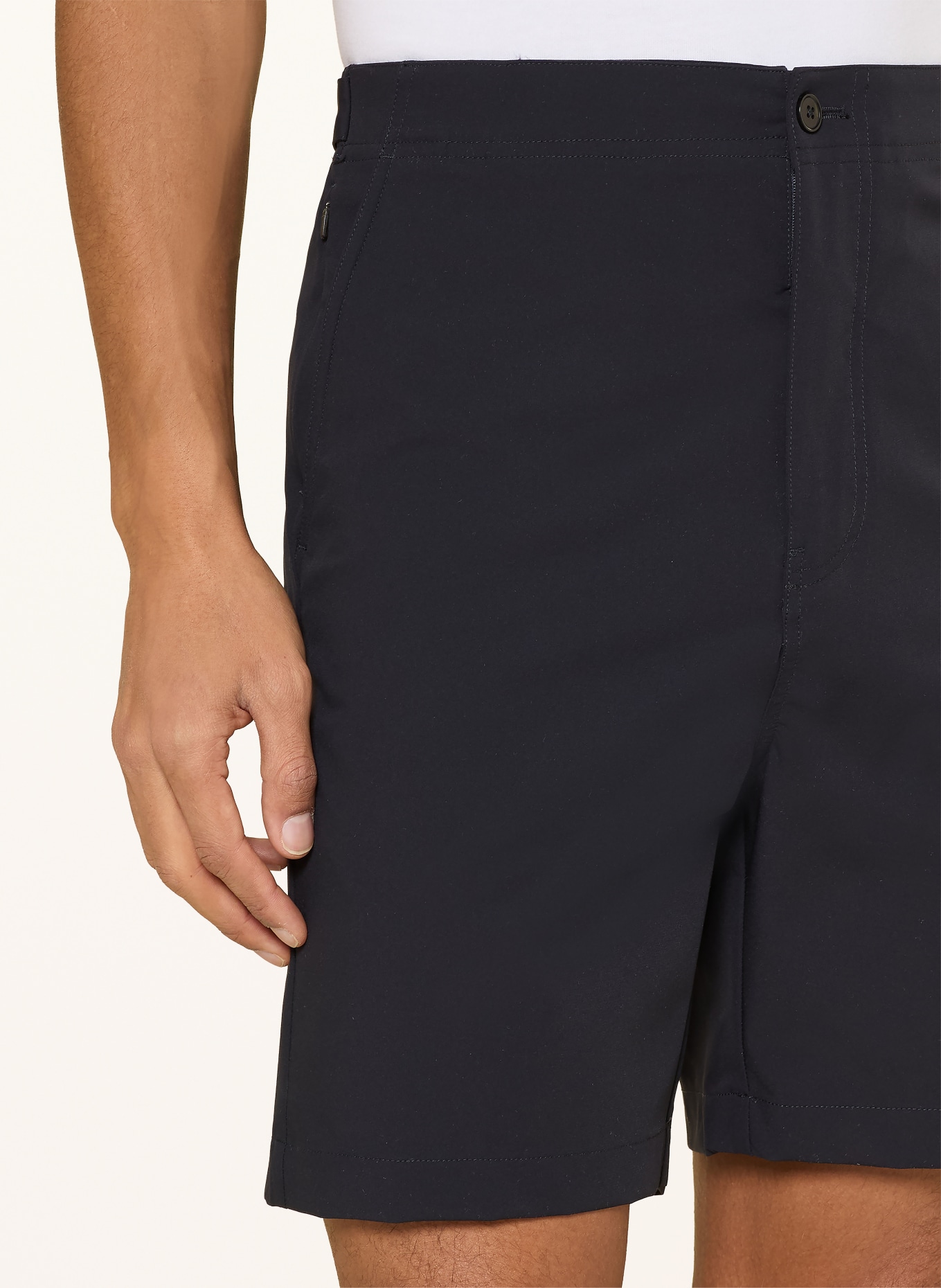 66°NORTH Trekkingshort NES: ZWART