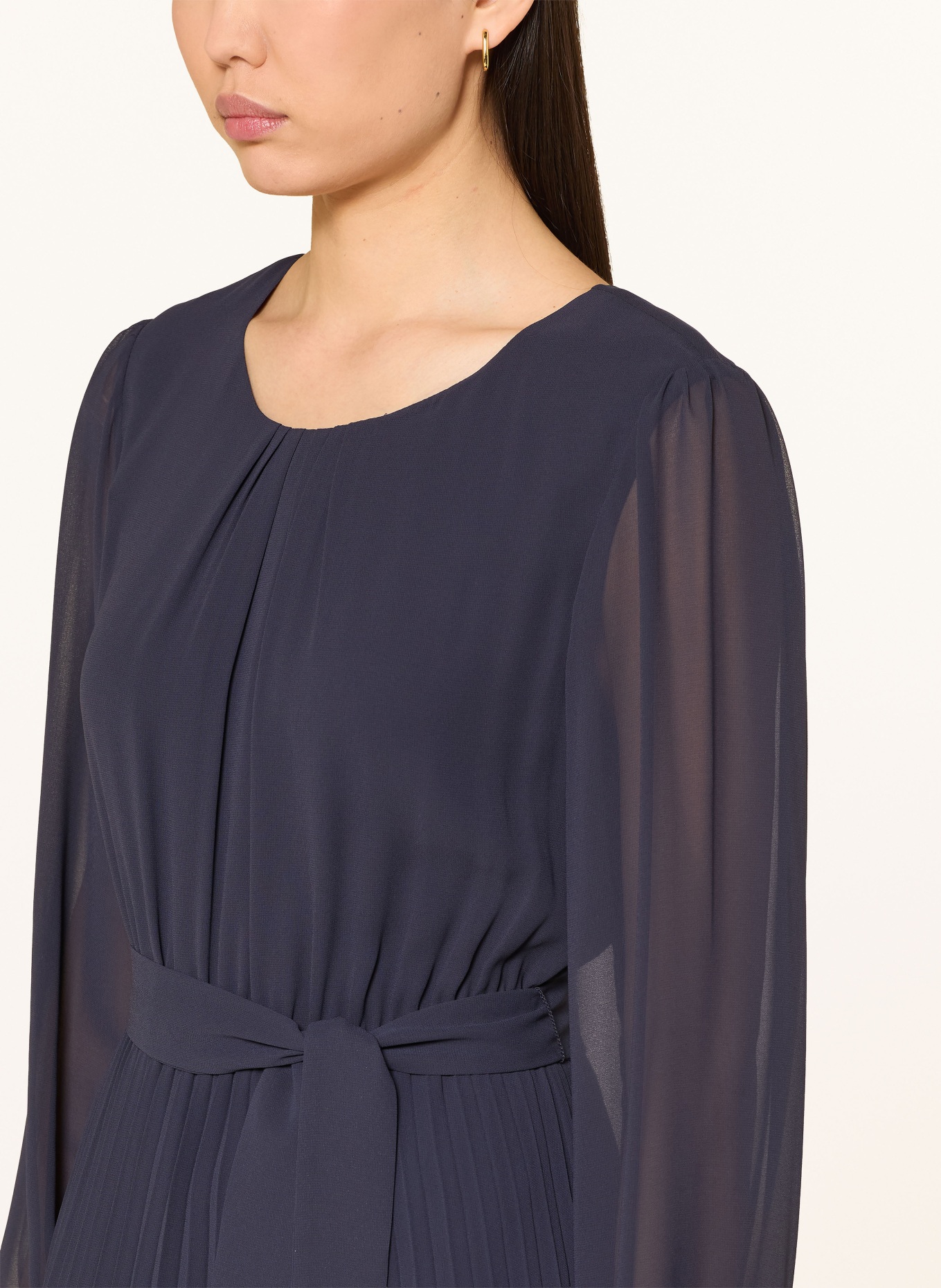 s.Oliver BLACK LABEL Kleid mit Plissees: DUNKELBLAU