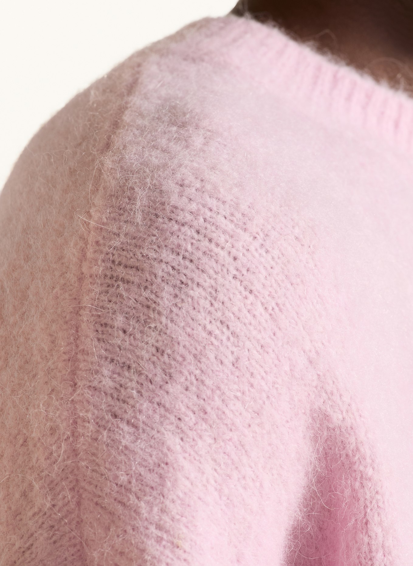 WRSTBHVR ENCI-trui met alpaca: ROZE / CRÈME