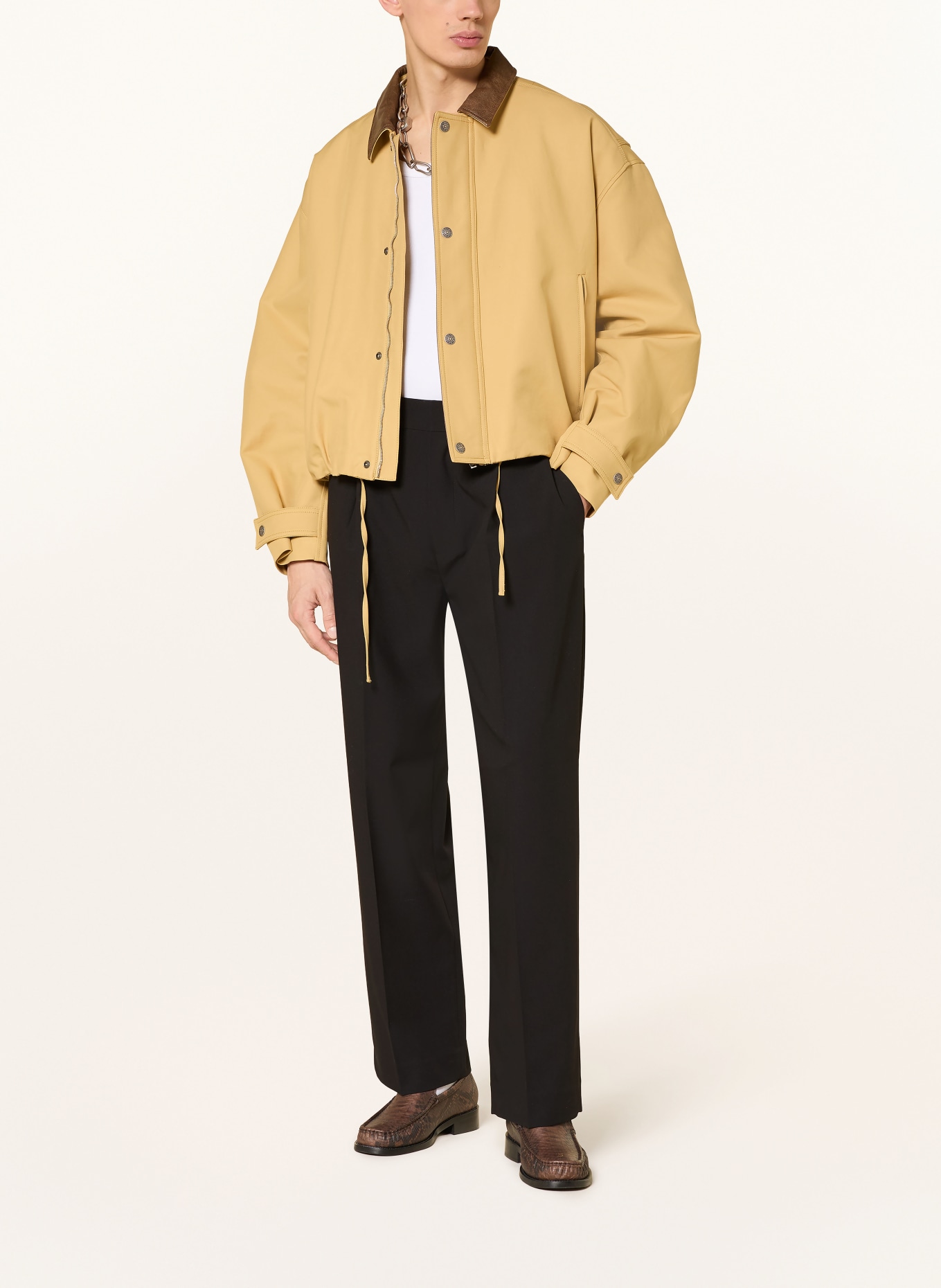 WRSTBHVR Chino JANOSH: ZWART