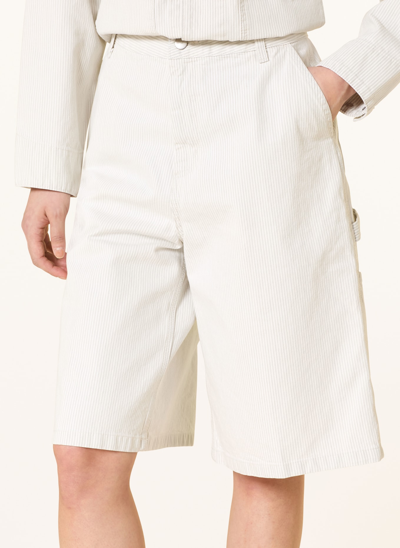 carhartt WIP bermudas: GRIS CLAIR / BLANC