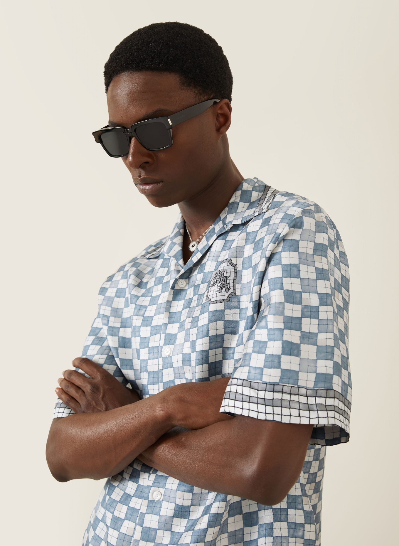 AMIRI Resorthemd Comfort Fit aus Seide: BLAUGRAU / WEISS / SCHWARZ