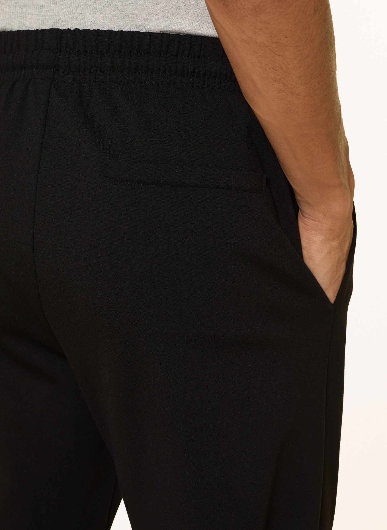 HARRIS WHARF LONDON Chino Regular Fit: SCHWARZ