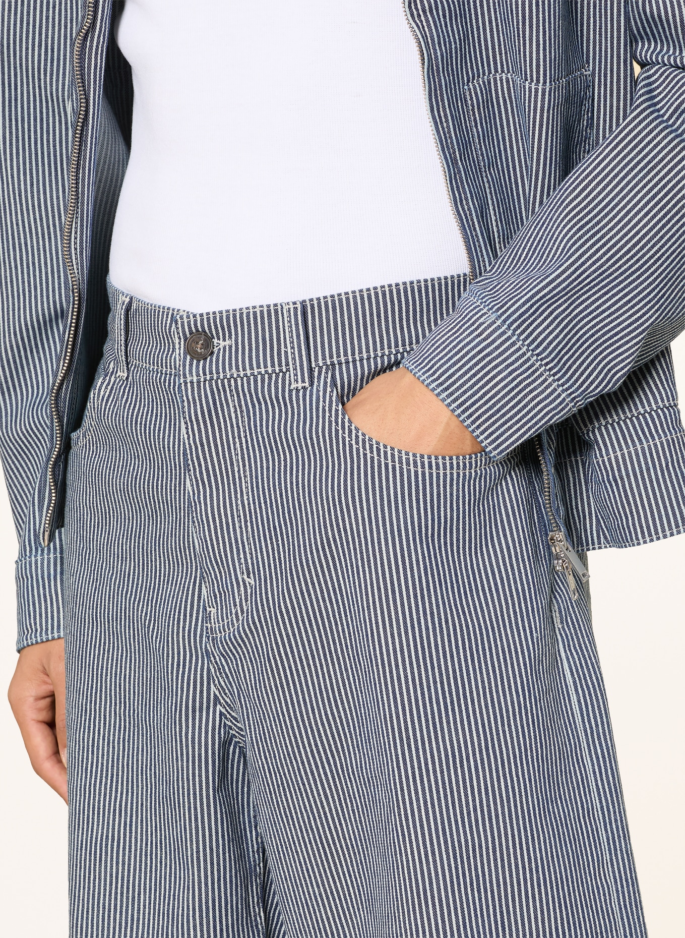 LES DEUX Short RYDER coupe ample: BLEU FONCÉ / BLANC