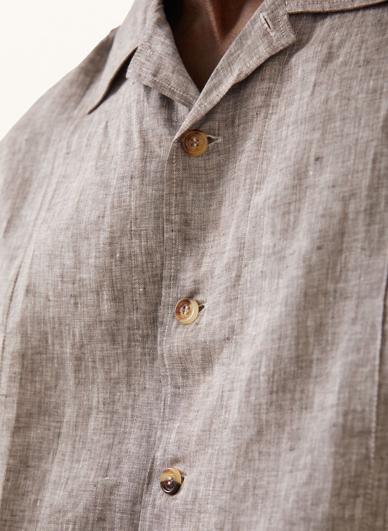 BRUNELLO CUCINELLI Comfort Fit linen shirt: DARK BROWN / WHITE