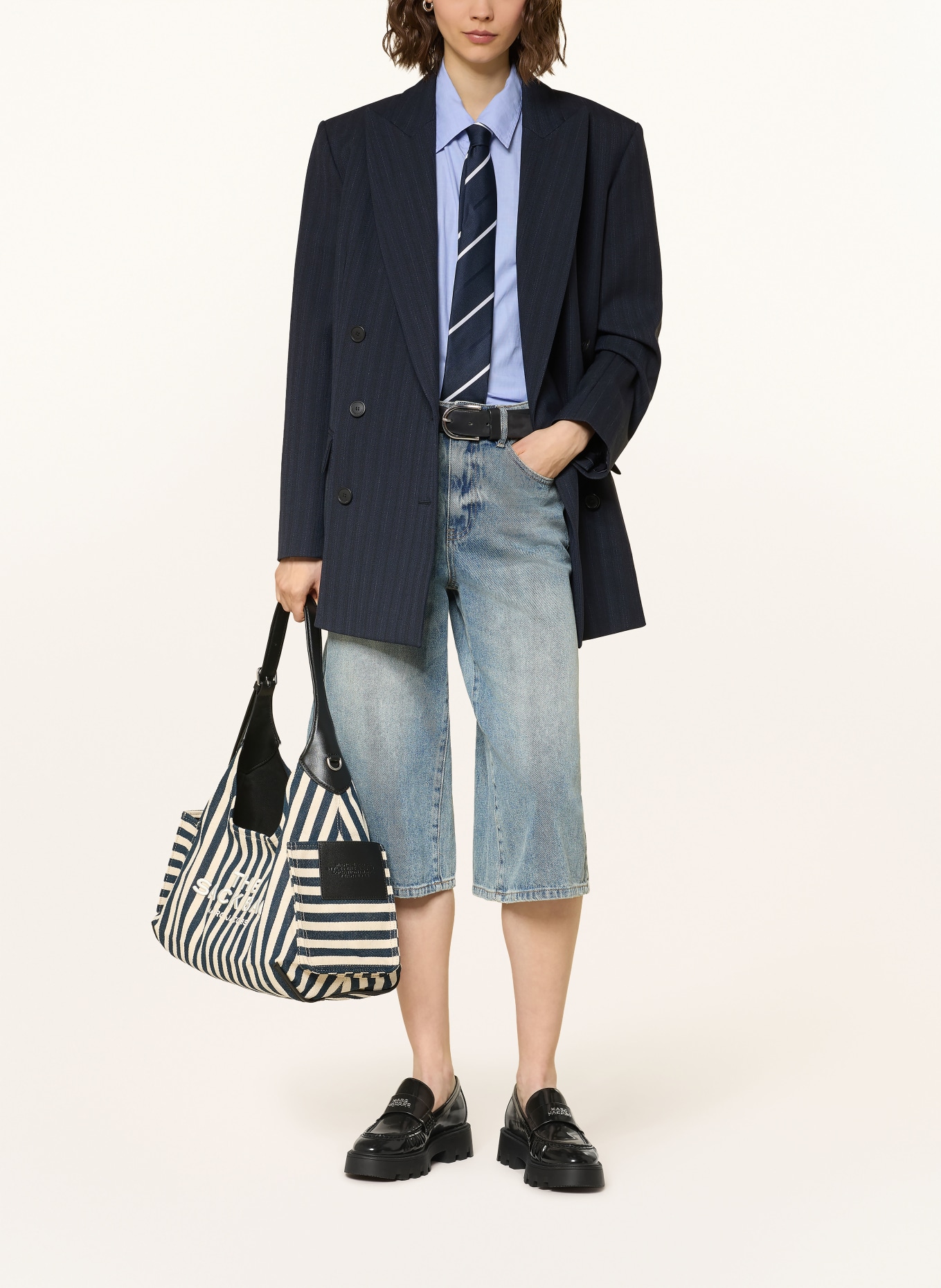 MARC JACOBS Schultertasche THE STRIPE CANVAS BELTED SACK BAG: BEIGE / DUNKELBLAU / SCHWARZ