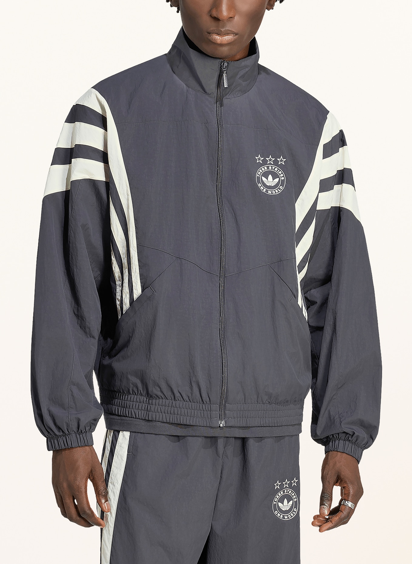 adidas Originals ORIGINALS SANTIAGO Training Jacket: DARK GRAY / WHITE