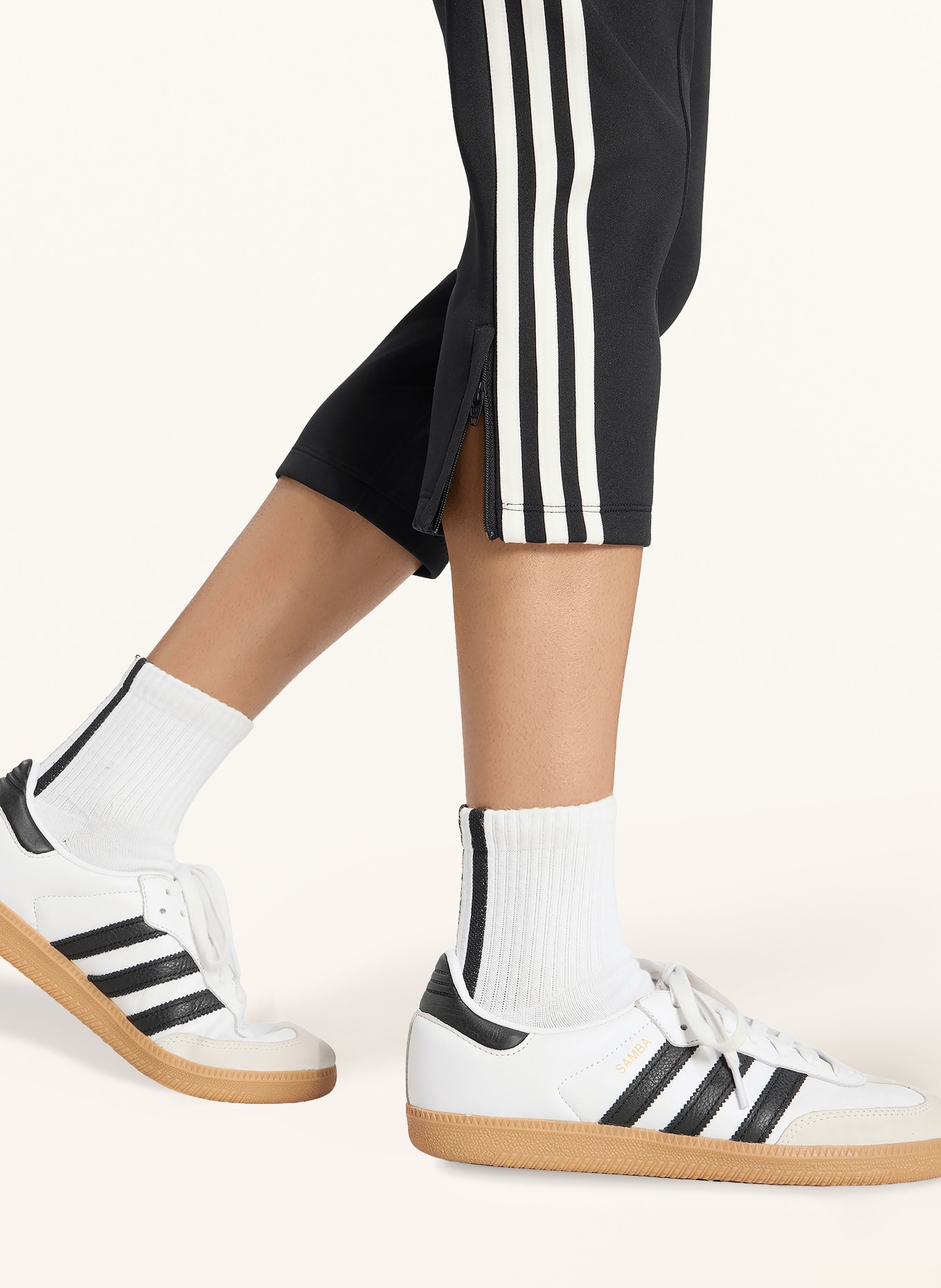 adidas Originals 3/4 kalhoty SUPERSTAR s pruhy: ČERNÁ / BÍLÁ