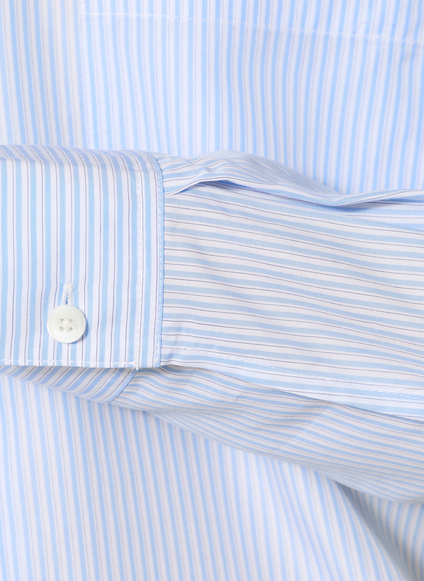 FRAME Comfort Fit Shirt: LIGHT BLUE / WHITE