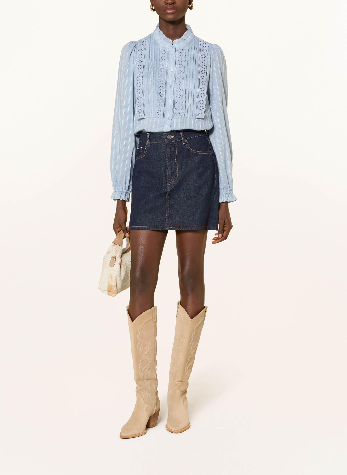 lollys laundry Bluse ARIELLL mit Rüschen und Lochspitze: HELLBLAU