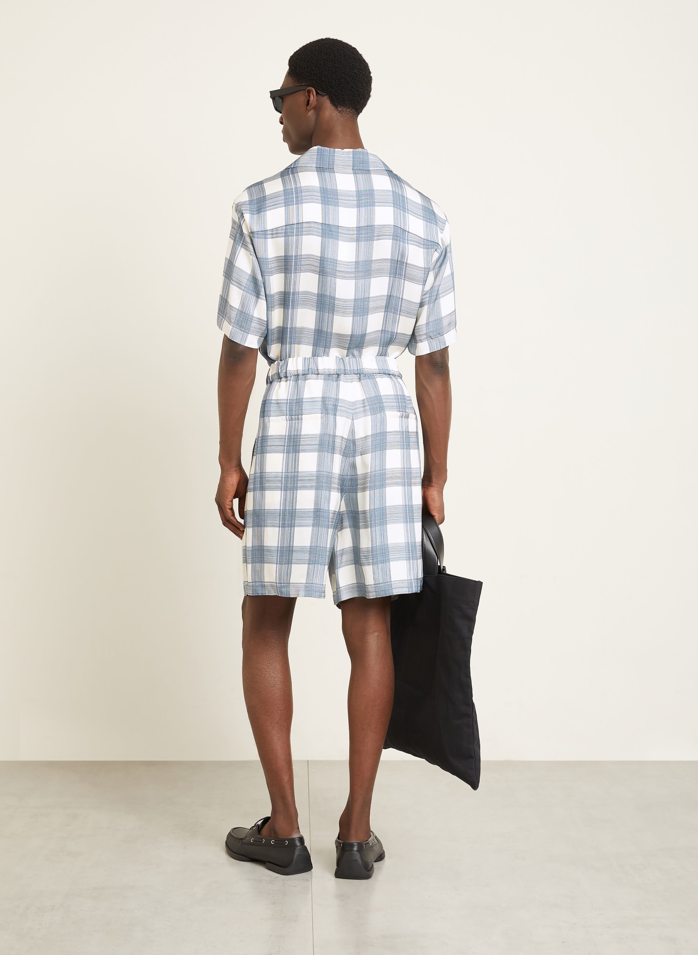 JIL SANDER Relaxed Fit Shorts: BLUE / ECRU