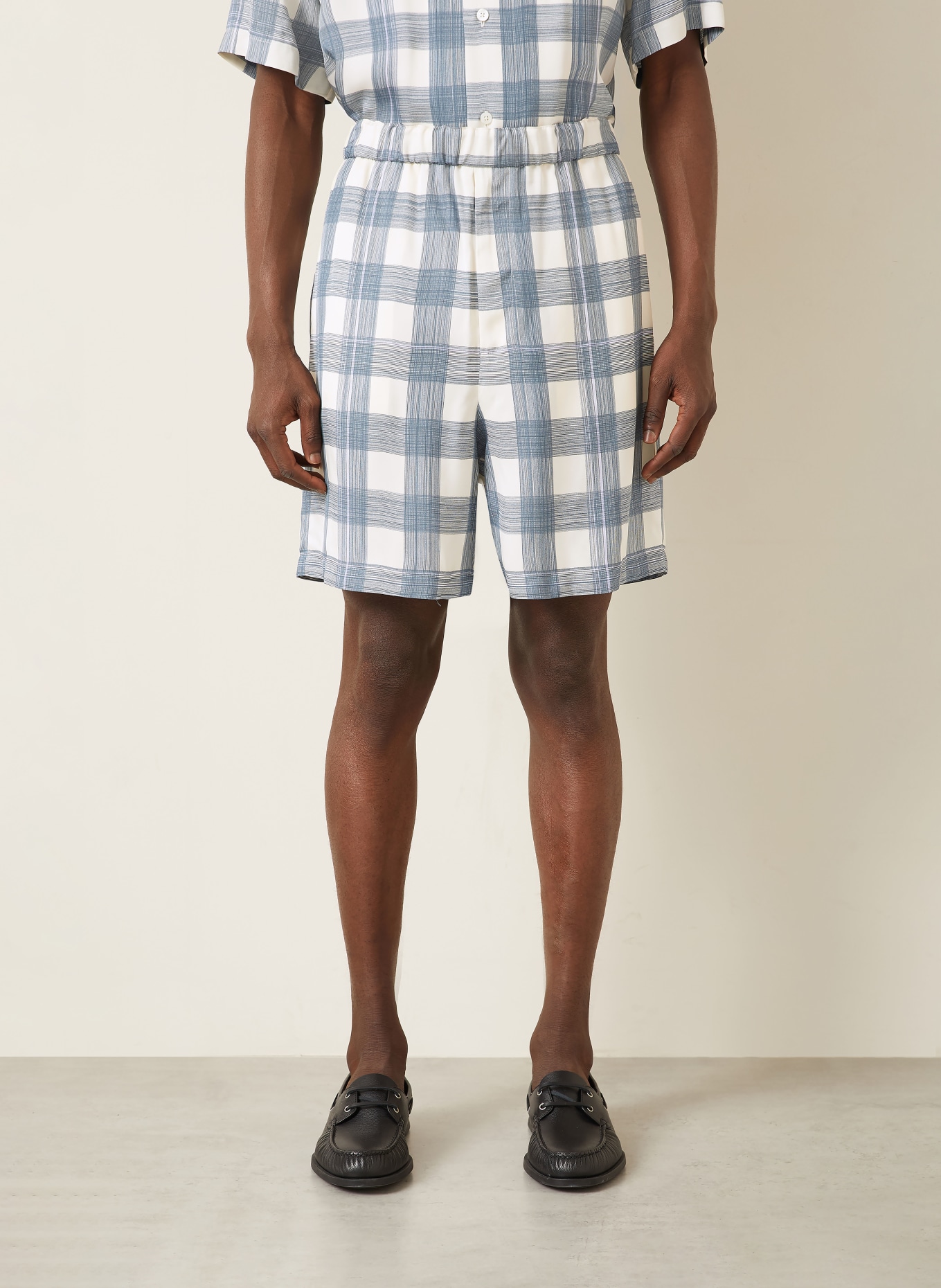 JIL SANDER Relaxed Fit Shorts: BLUE / ECRU