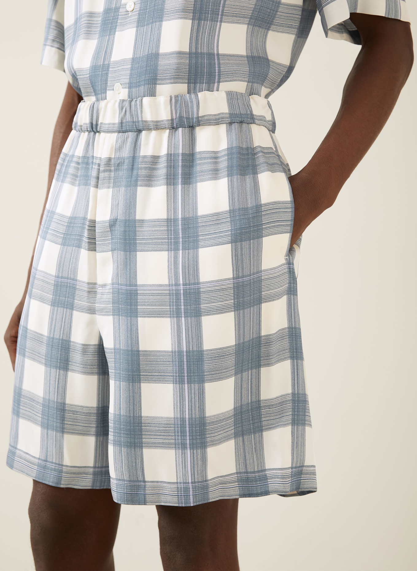 JIL SANDER Relaxed Fit Shorts: BLUE / ECRU