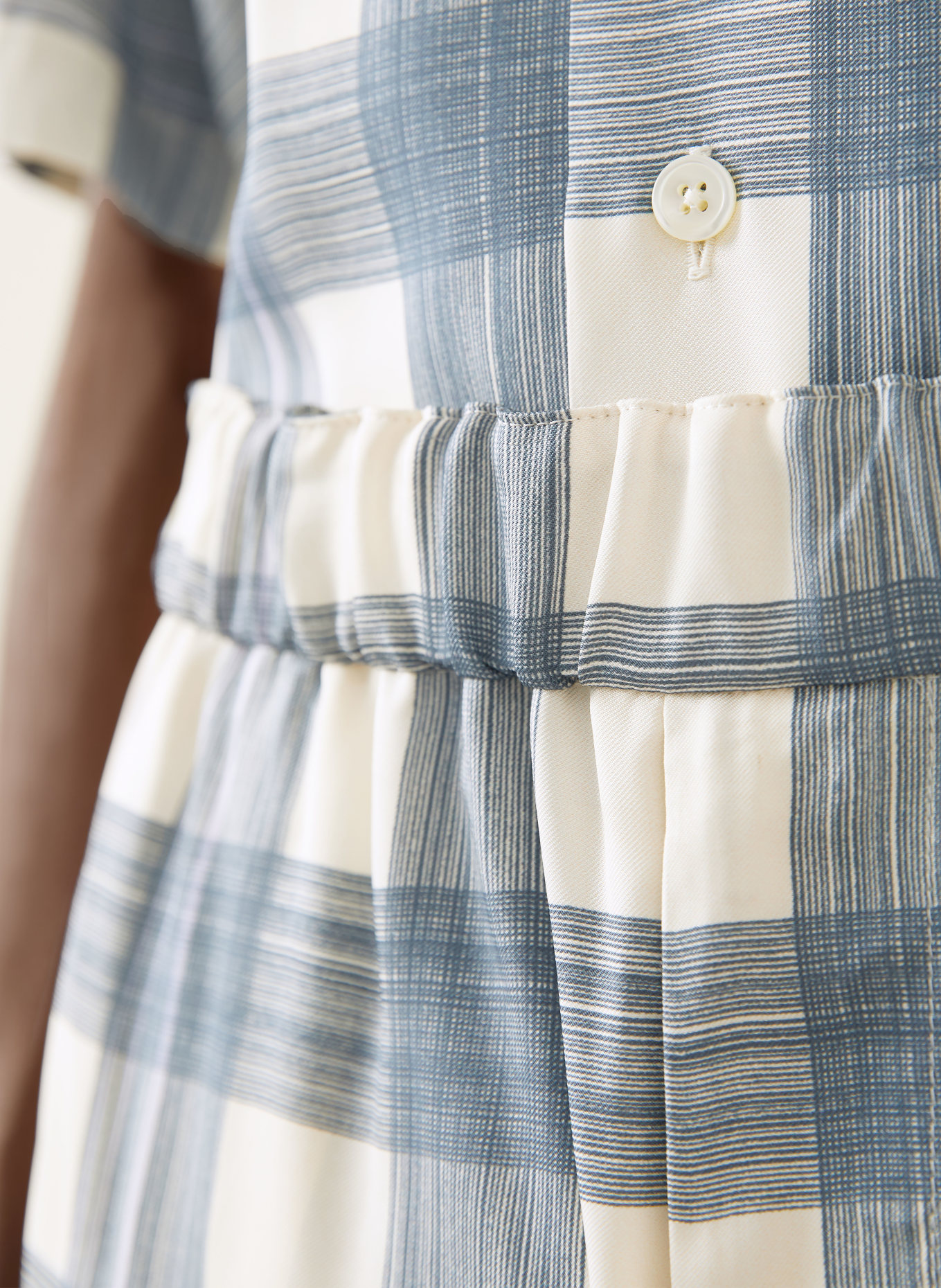 JIL SANDER Relaxed Fit Shorts: BLUE / ECRU