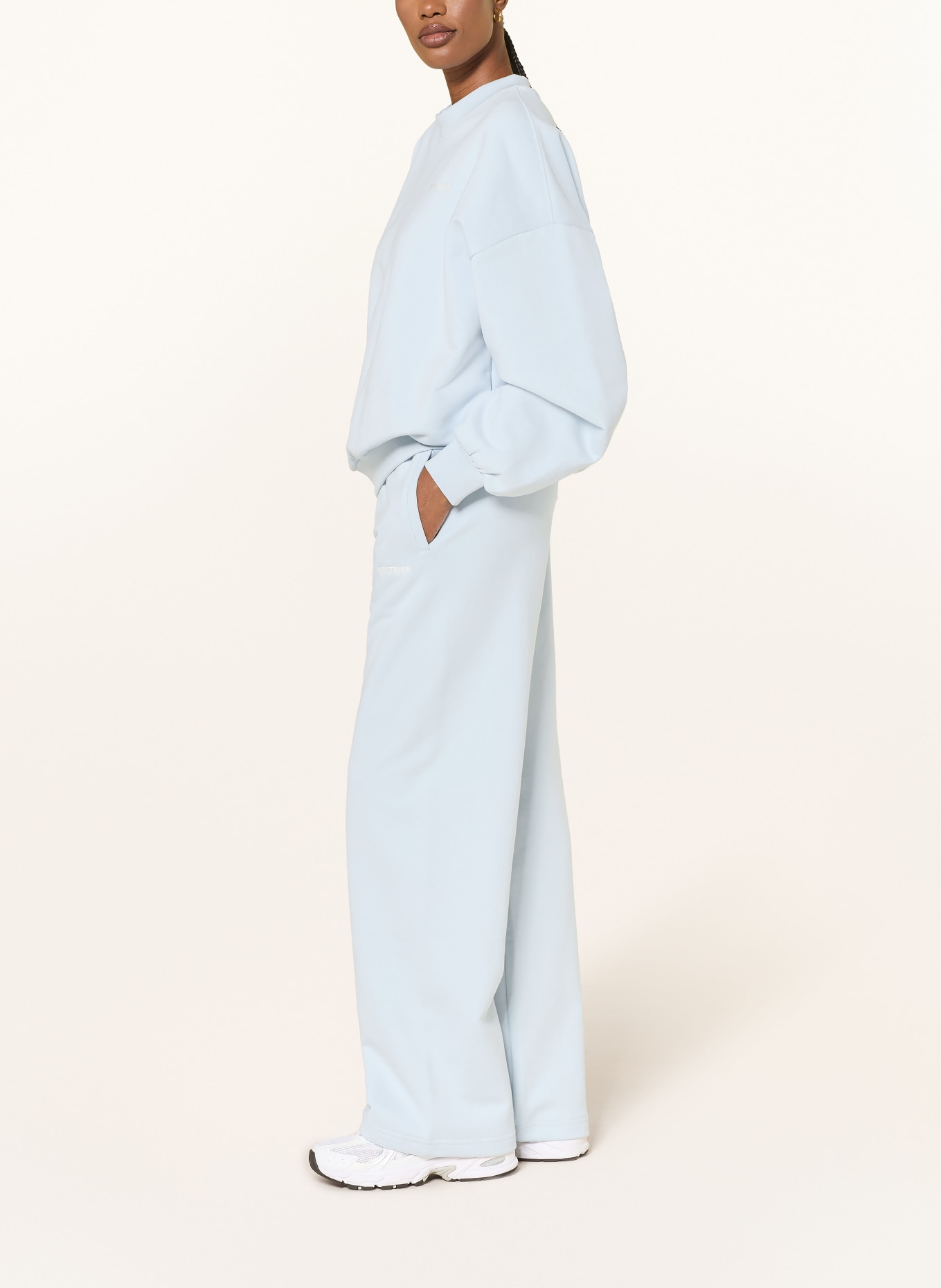 WRSTBHVR Spodnie dresowe NAIMA: JASNONIEBIESKI