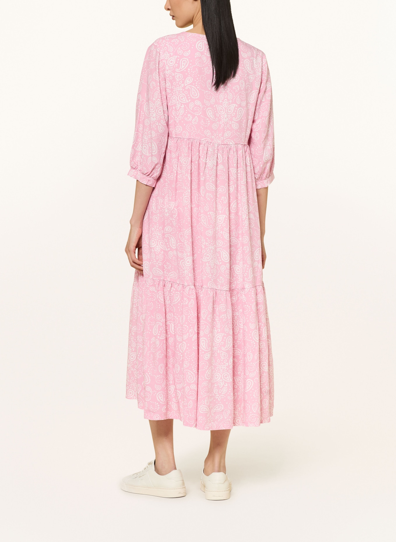 Juvia Sukienka MALOU z rękawami 3/4: RÓŻOWY / BIAŁY