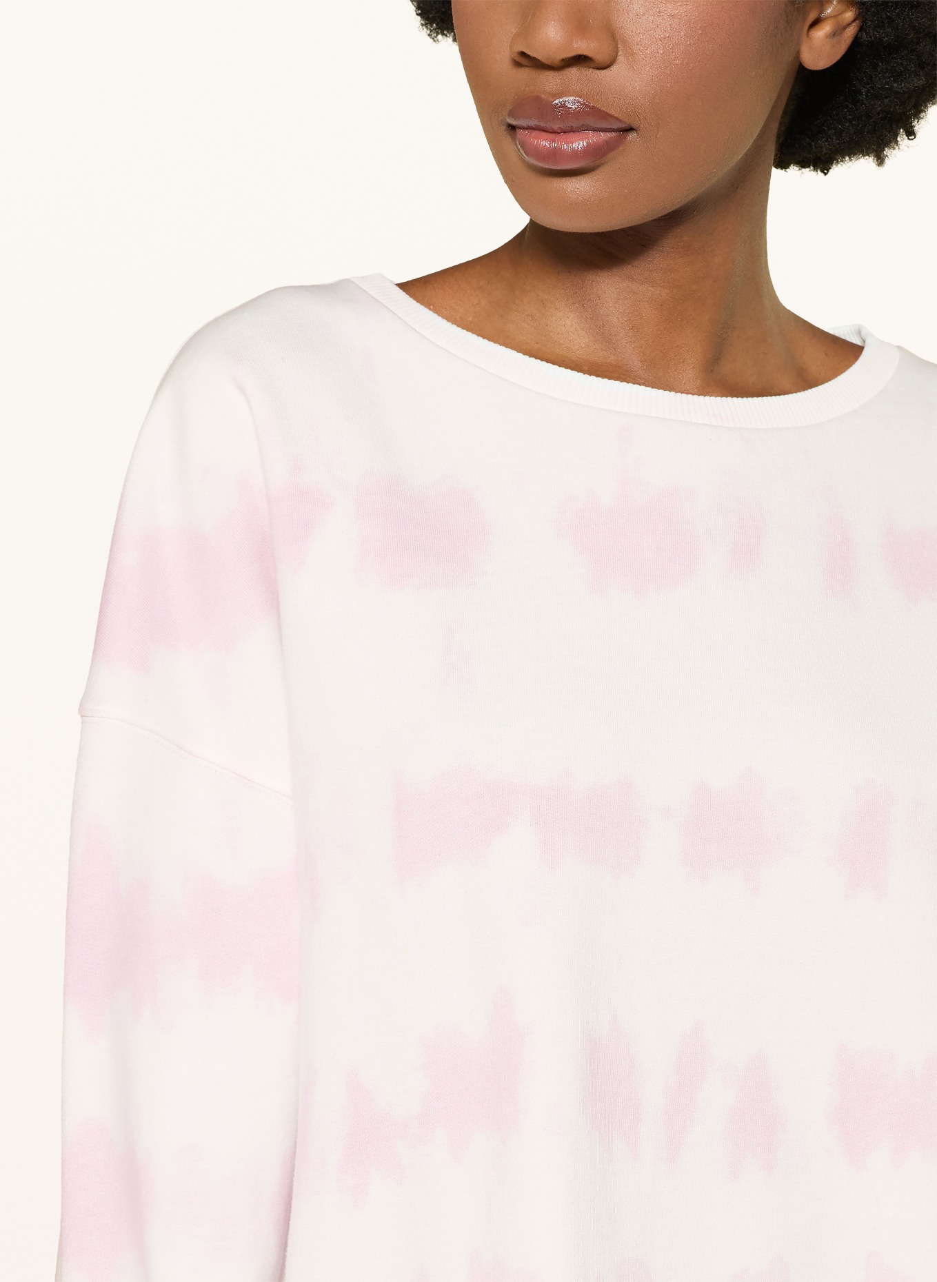 Juvia Sweatshirt: WEISS / HELLROSA