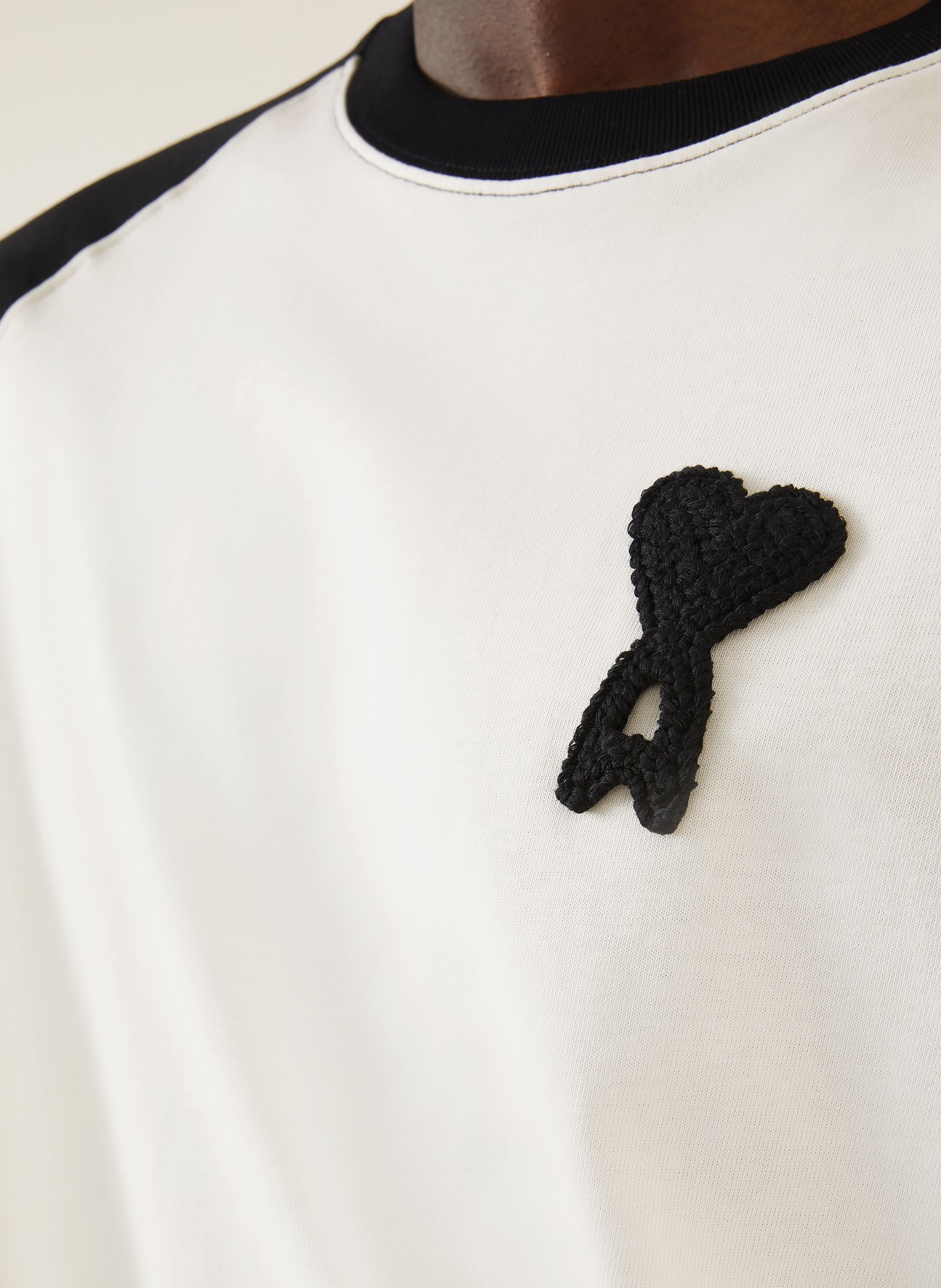 AMI PARIS T-Shirt: WEISS / SCHWARZ