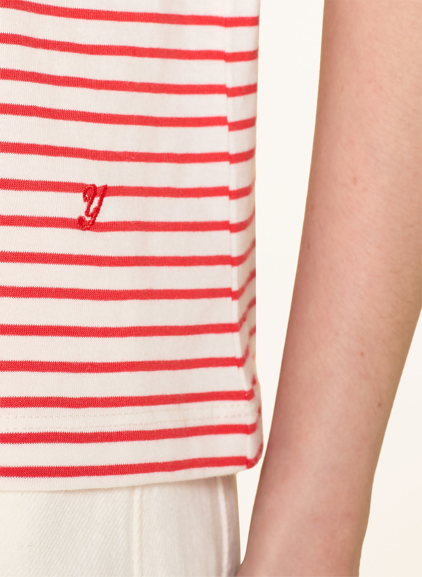 YERSE Top: WEISS / ROT