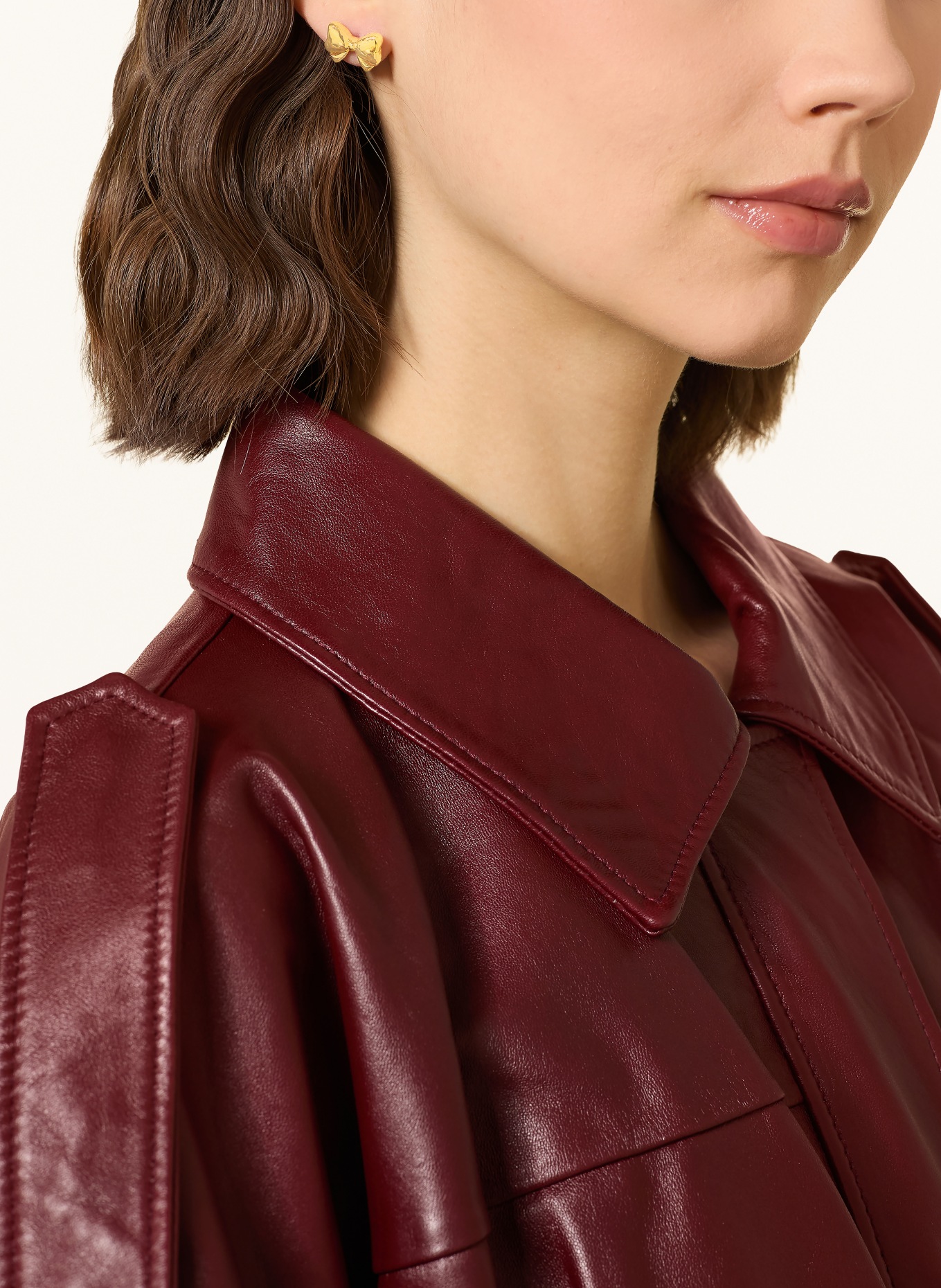 MARC JACOBS THE BOW STUD EARRINGS: GOLD