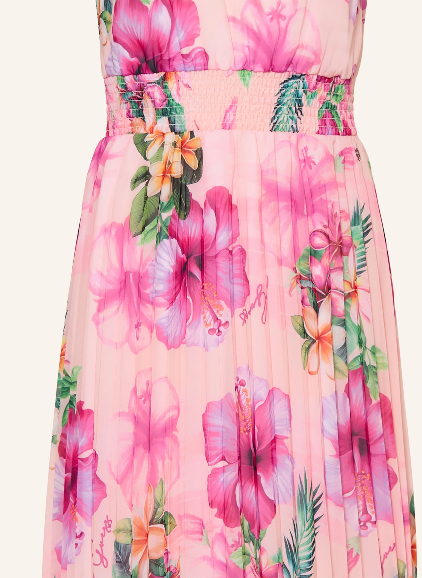 GUESS Sukienka plisowana z falbanami: RÓŻOWY / MOCNORÓŻOWY / ZIELONY