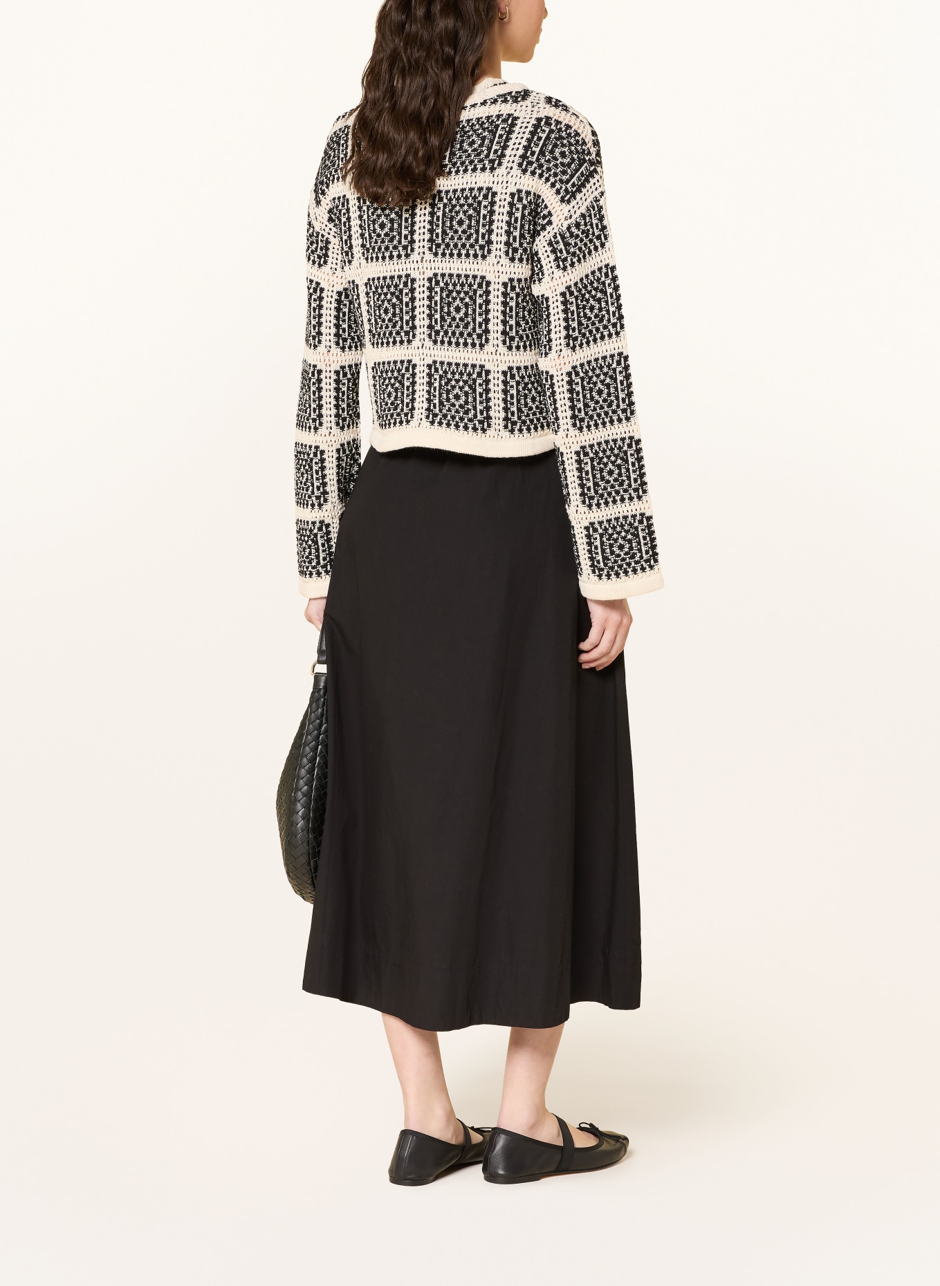 ONLY Strickjacke: SCHWARZ / WEISS