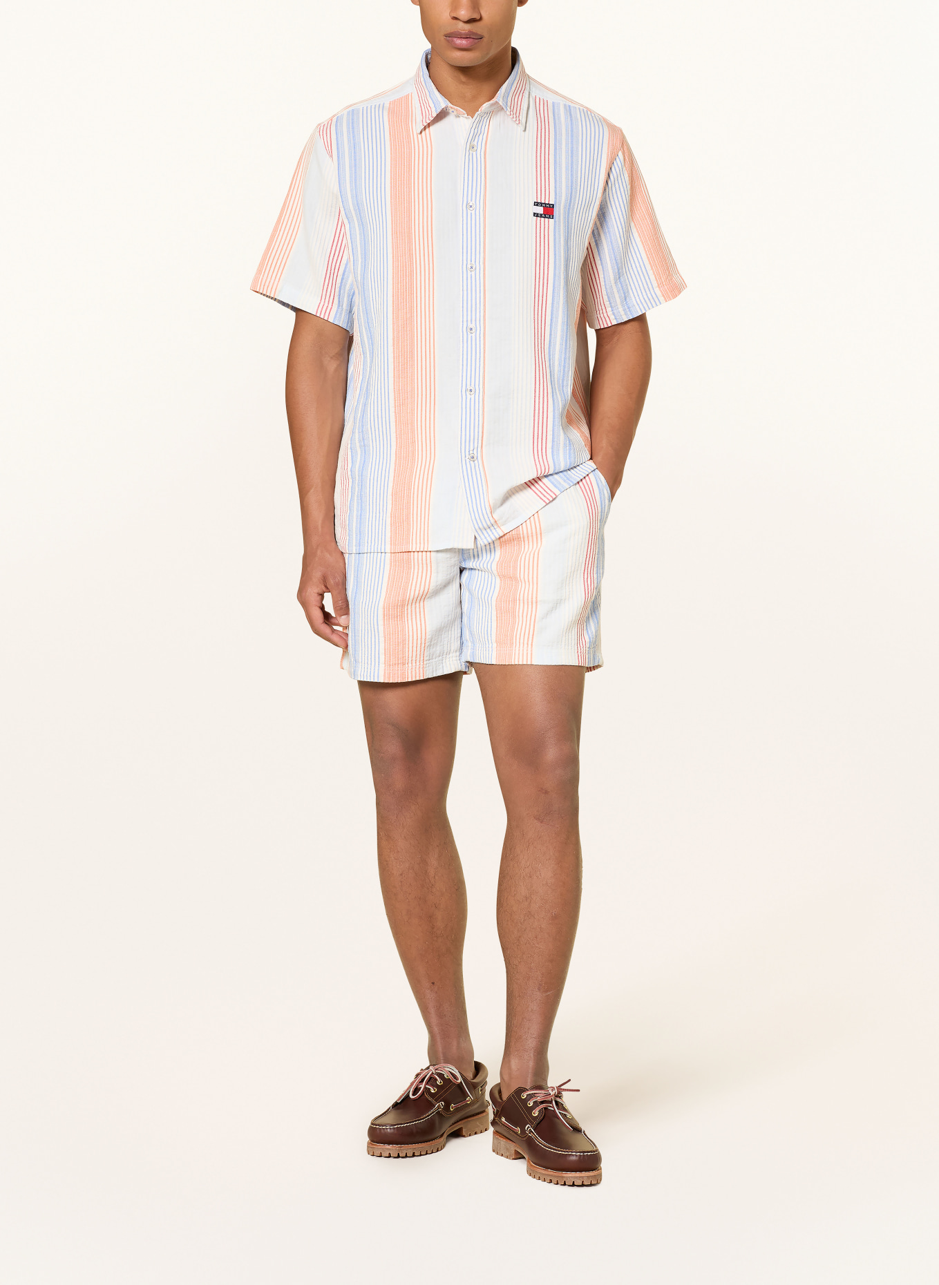 TOMMY JEANS Chemise à manches courtes coupe décontractée: BLANC / ORANGE / BLEU