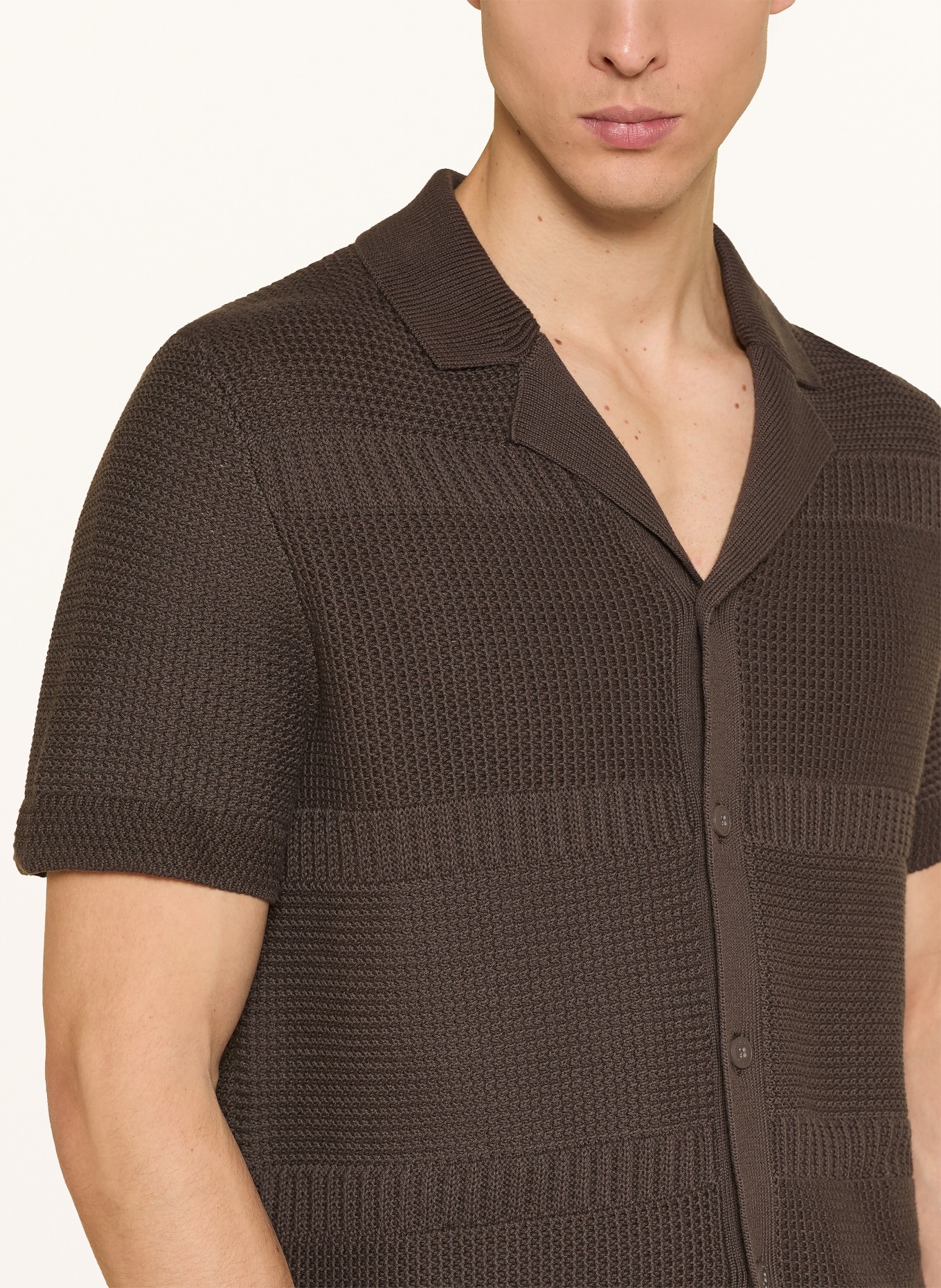 JOOP! JEANS Sweter z dzianiny ILKOR Comfort Fit: CIEMNOBRĄZOWY