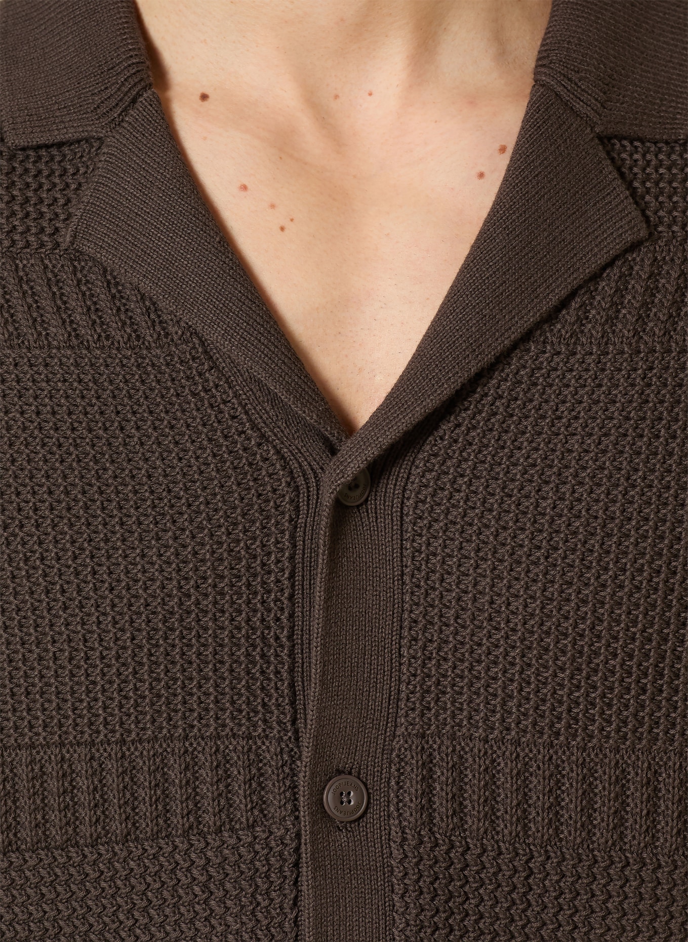 JOOP! JEANS Sweter z dzianiny ILKOR Comfort Fit: CIEMNOBRĄZOWY