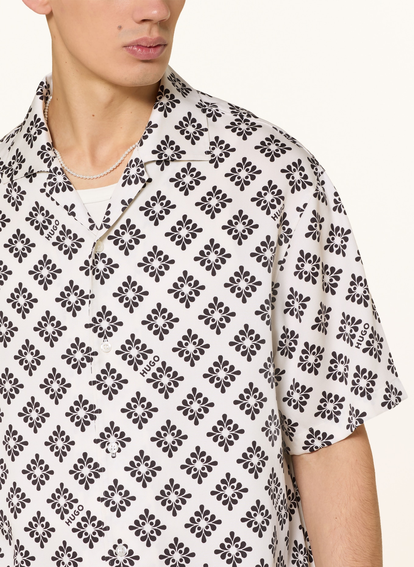 HUGO Resorthemd ESPINO Comfort Fit: ECRU / SCHWARZ