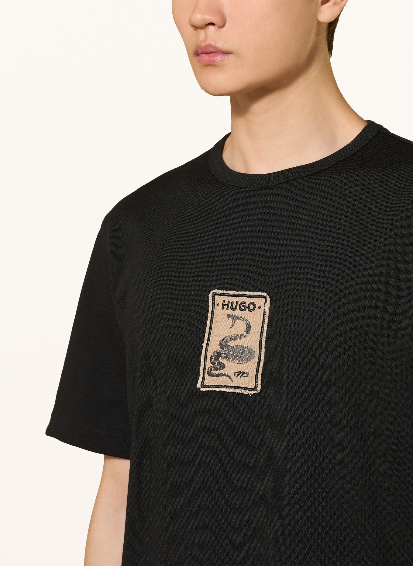 HUGO T-Shirt DOBUL: SCHWARZ