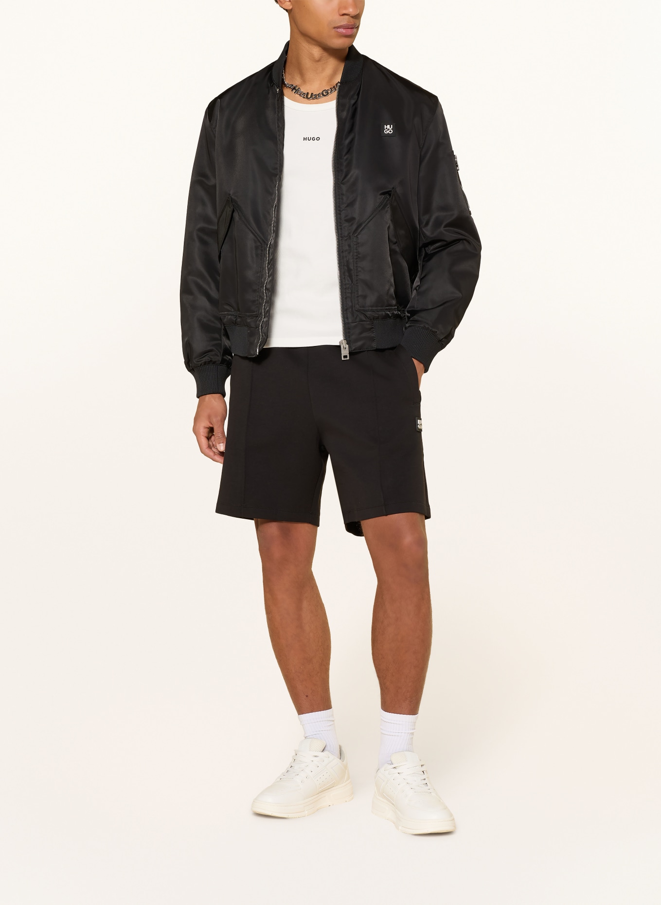 HUGO Sweatshorts DIMAC: SCHWARZ
