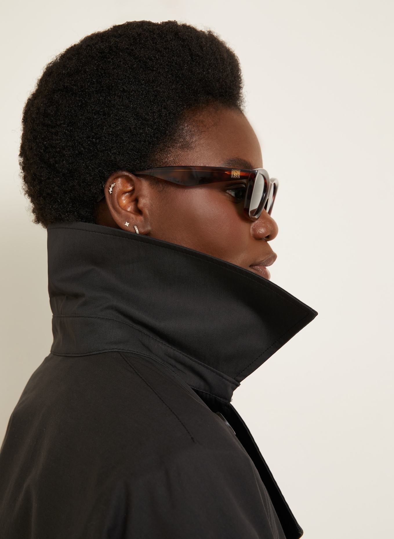 TOTEME trenchcoat: ZWART