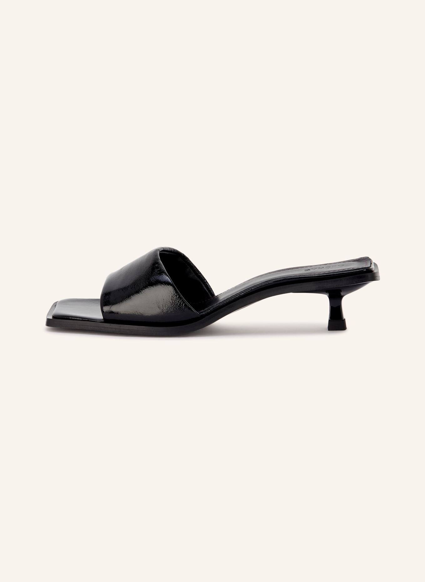 ALOHAS Mules KIA: BLACK
