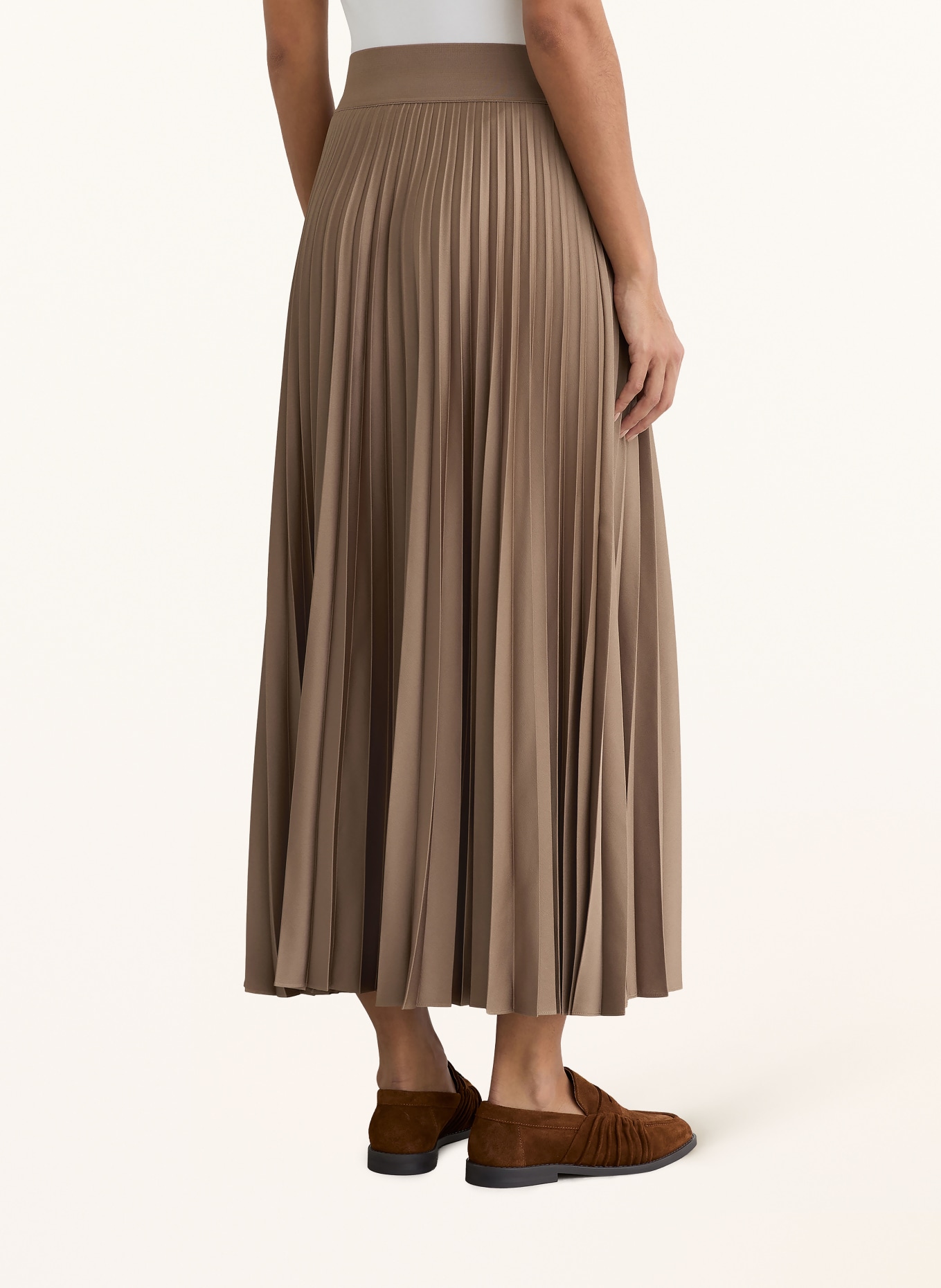 REISS Plisseerock SEREN: BRAUN