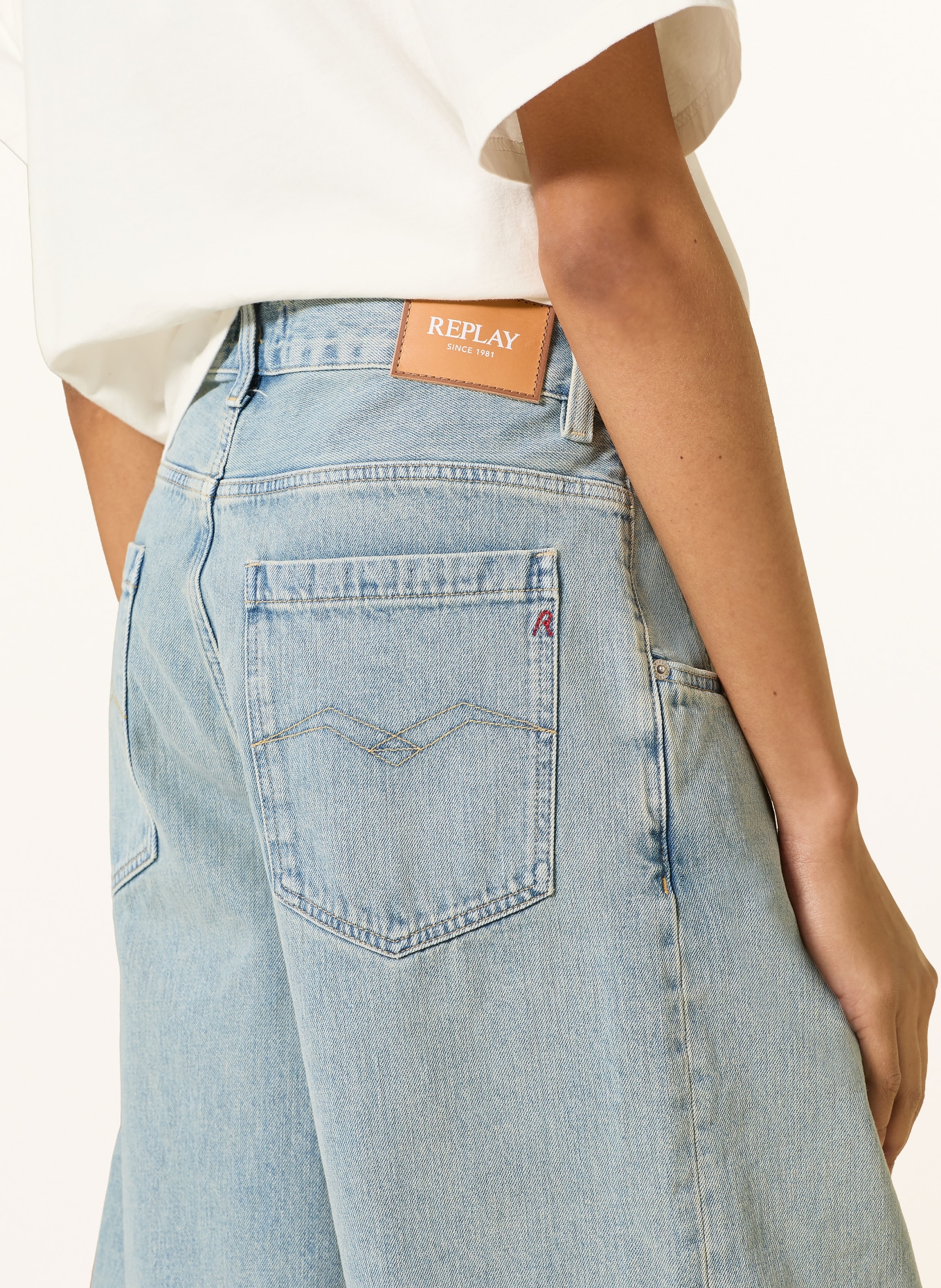 REPLAY Jeansbermuda's: 010 LIGHT BLUE