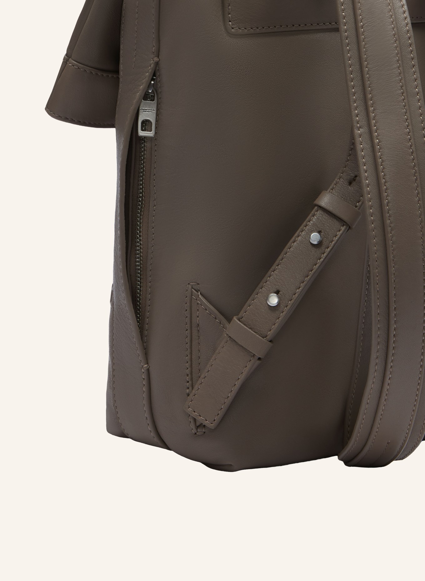 LIEBESKIND Rucksack ELVIRA MEDIUM: TAUPE