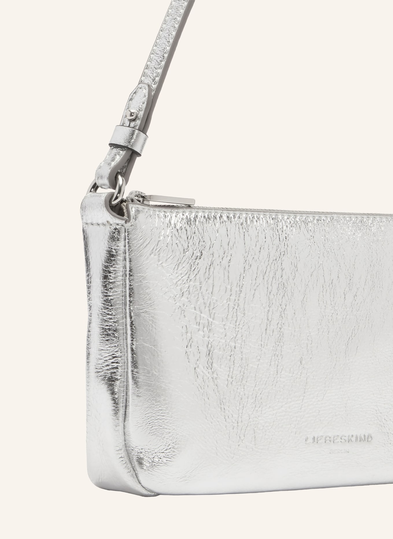 LIEBESKIND Schultertasche RYKER SMALL: SILBER