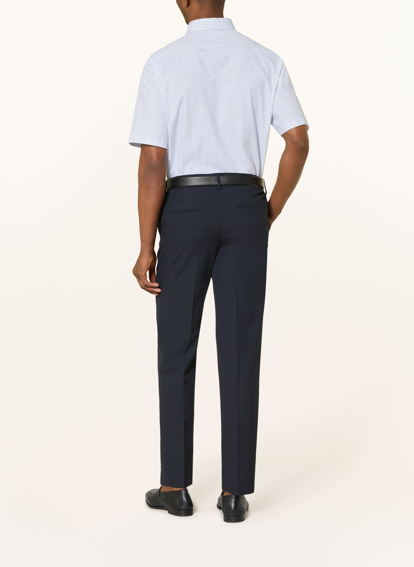 OLYMP Kurzarm-Hemd Luxor comfort fit: WEISS / HELLBLAU / SCHWARZ