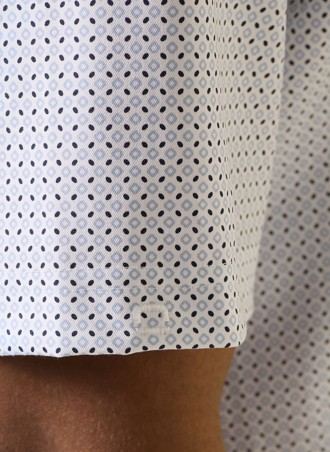 OLYMP Kurzarm-Hemd Luxor comfort fit: WEISS / HELLBLAU / SCHWARZ