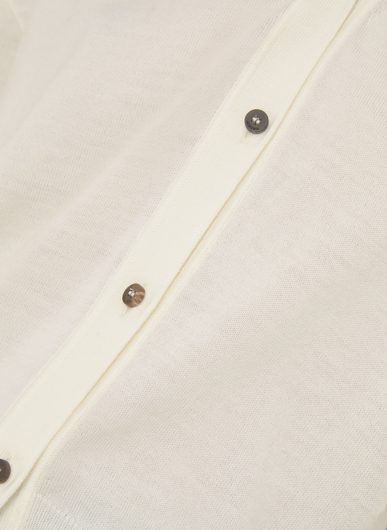 JACQUEMUS Strickjacke LE CARDIGAN J aus Merinowolle: CREME
