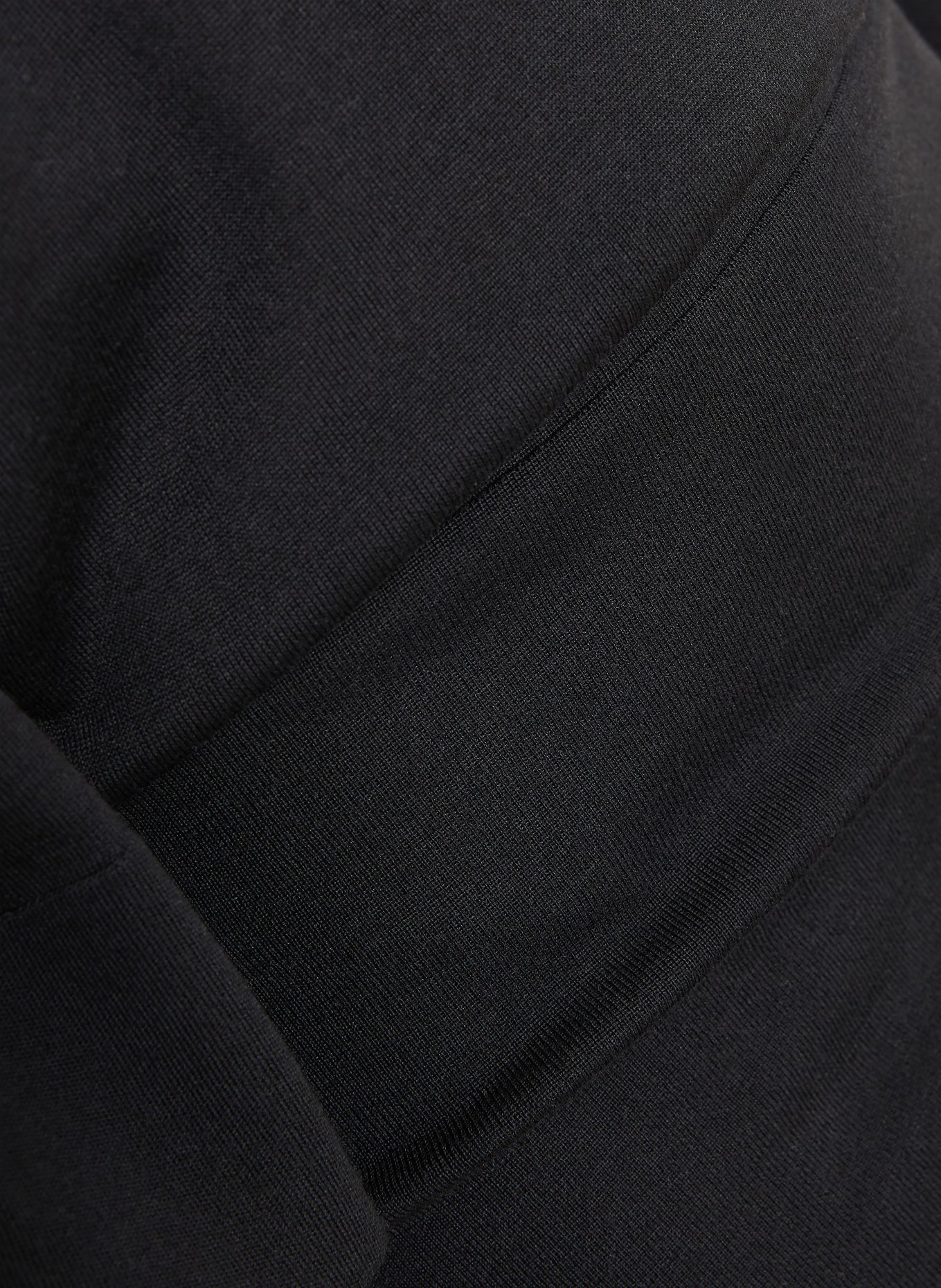 JACQUEMUS Strickkleid LA ROBE MAILLE MANANCO aus Merinowolle: SCHWARZ