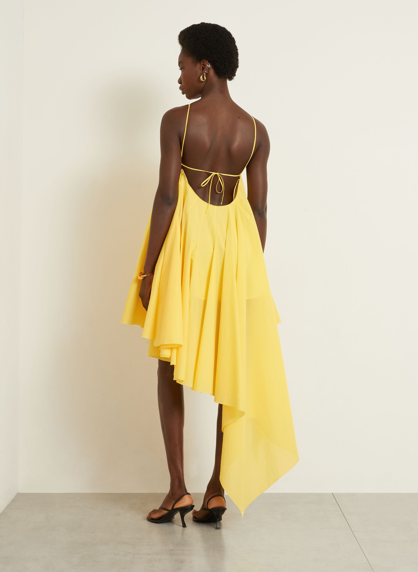 JACQUEMUS Kleid LA ROBE TRIANGLE COURTE: GELB