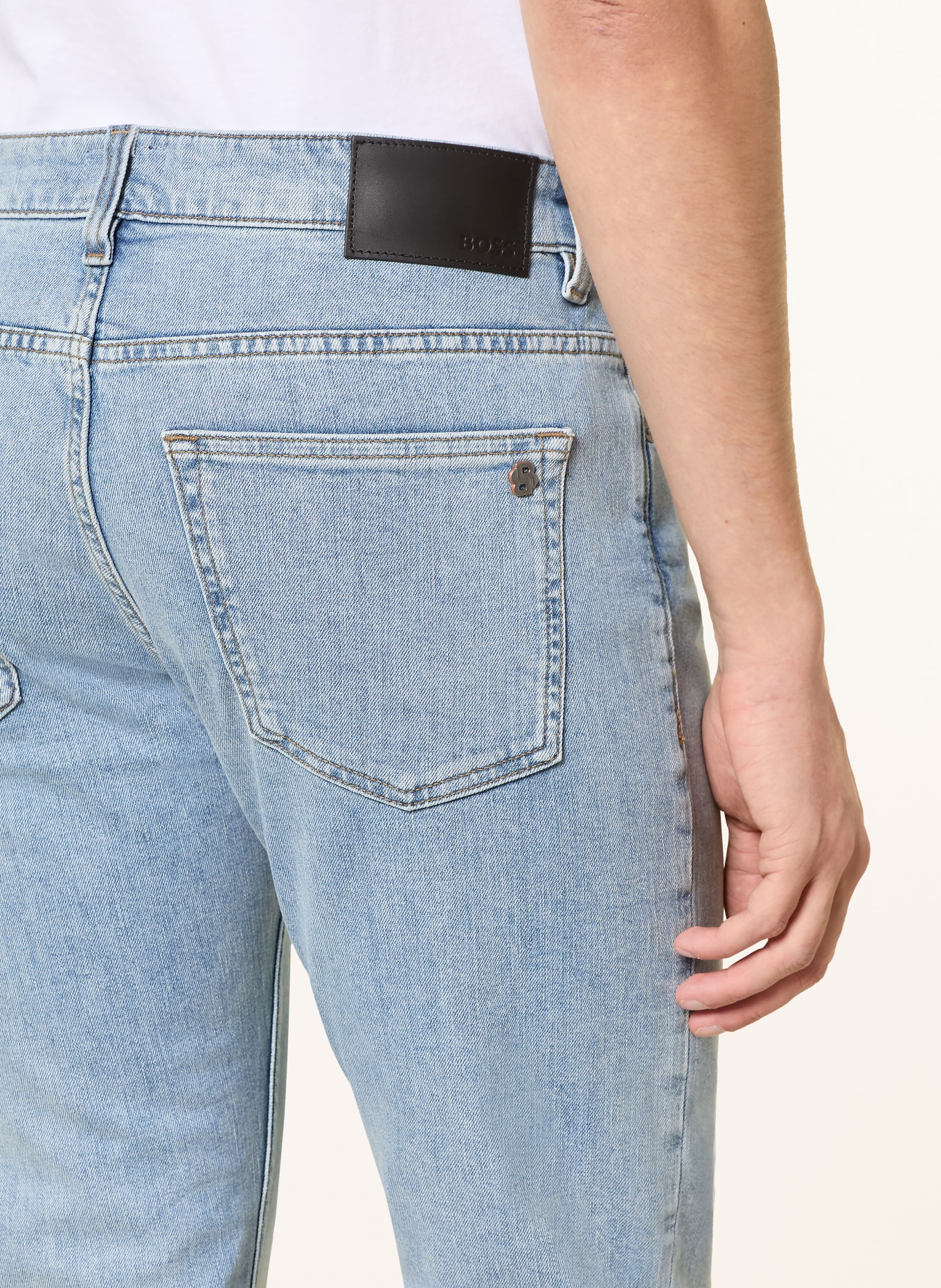 BOSS Jeans DELAWARE BO Slim Fit: 450 LIGHT/PASTEL BLUE