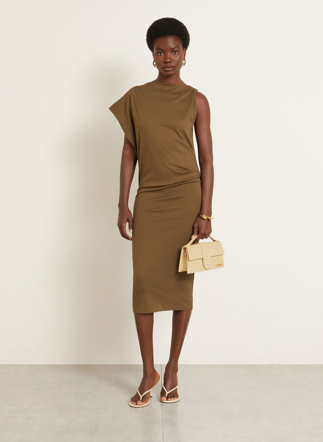 JACQUEMUS Handtas LE GRAND BAMBINO: BEIGE / GOUD