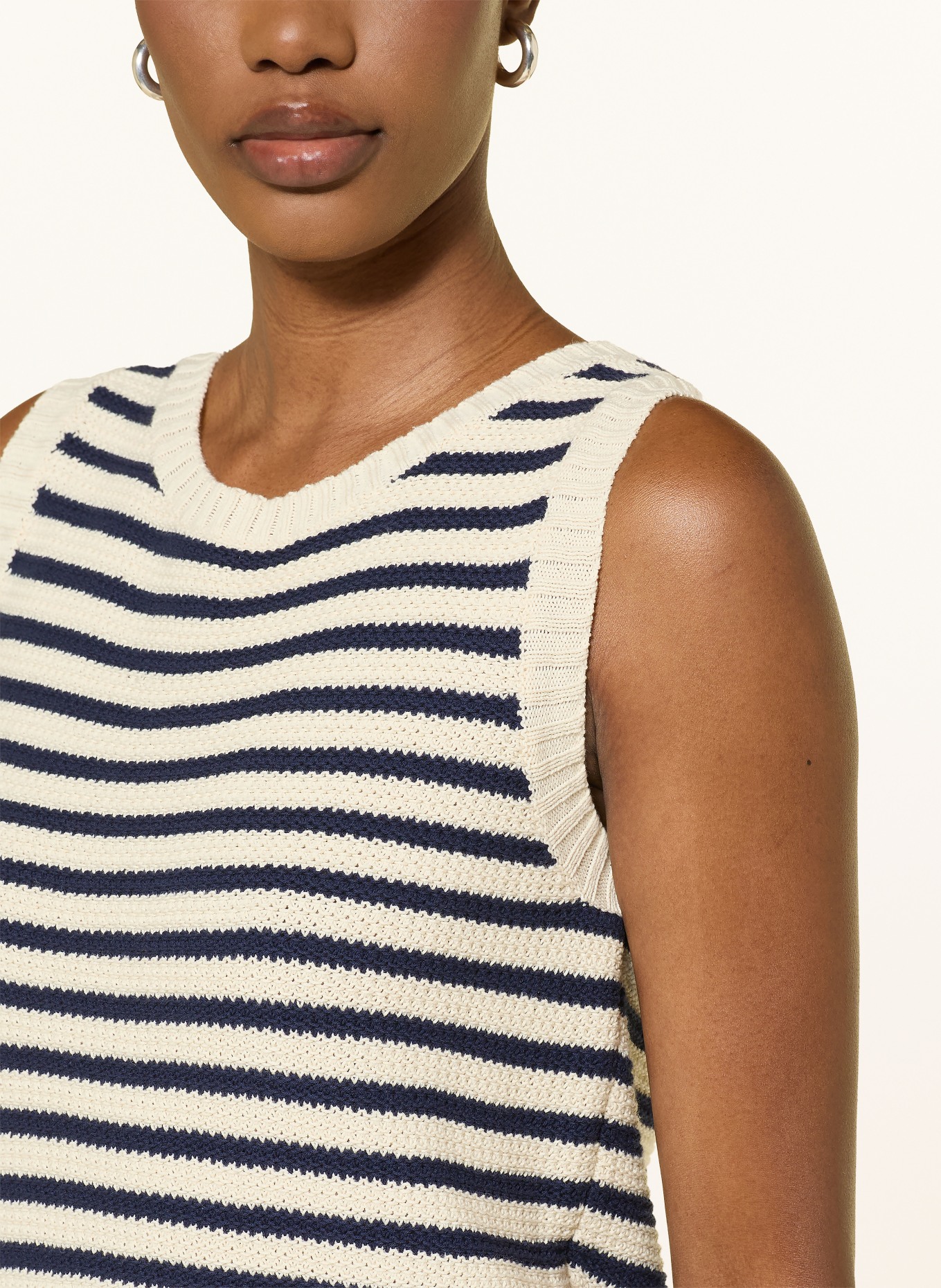 WEEKEND Max Mara Gebreide top MADIA: CRÈME / DONKERBLAUW