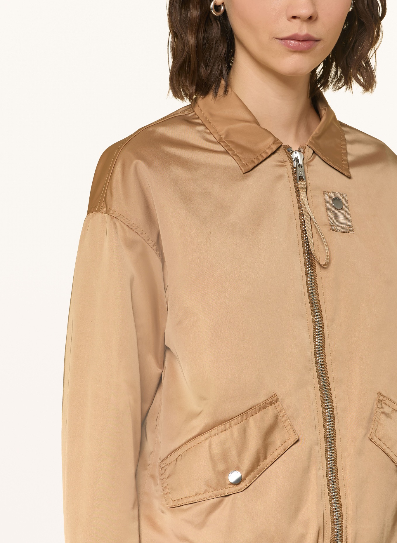IQ STUDIO Satinblouson: COGNAC
