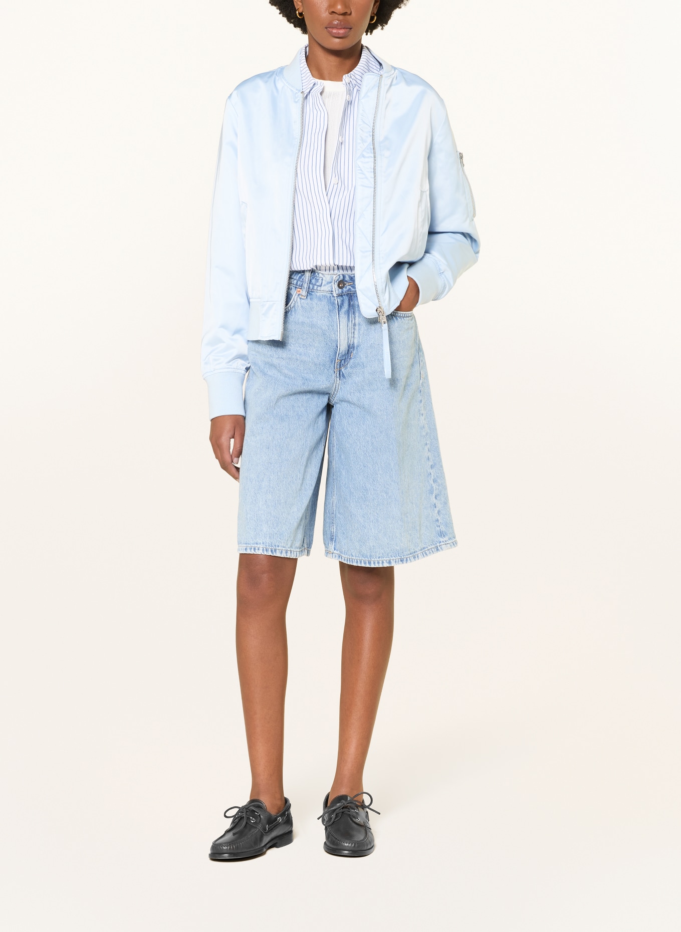 IQ STUDIO Satinblouson: HELLBLAU