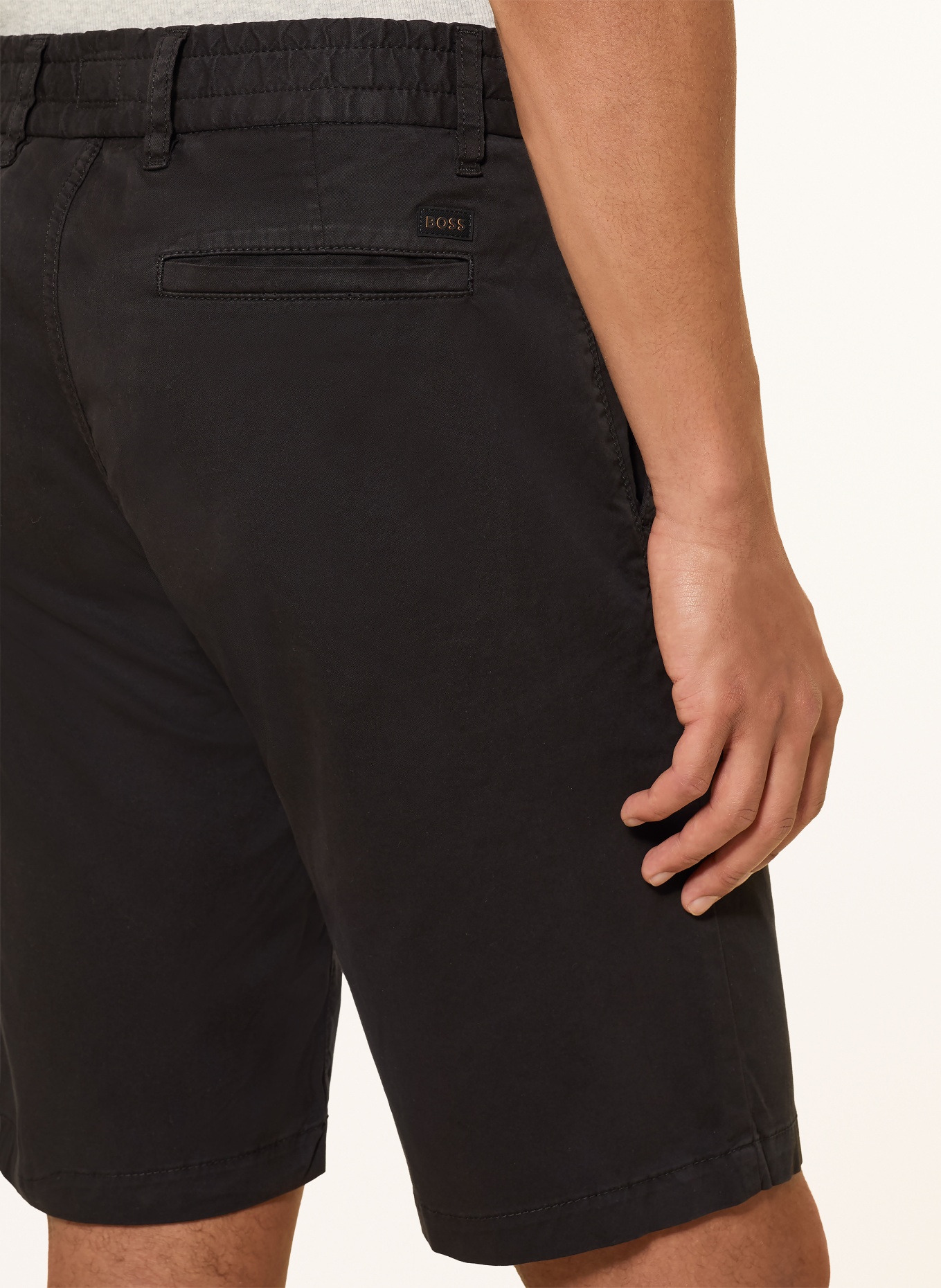 BOSS Chinoshorts Tapered Fit: SCHWARZ
